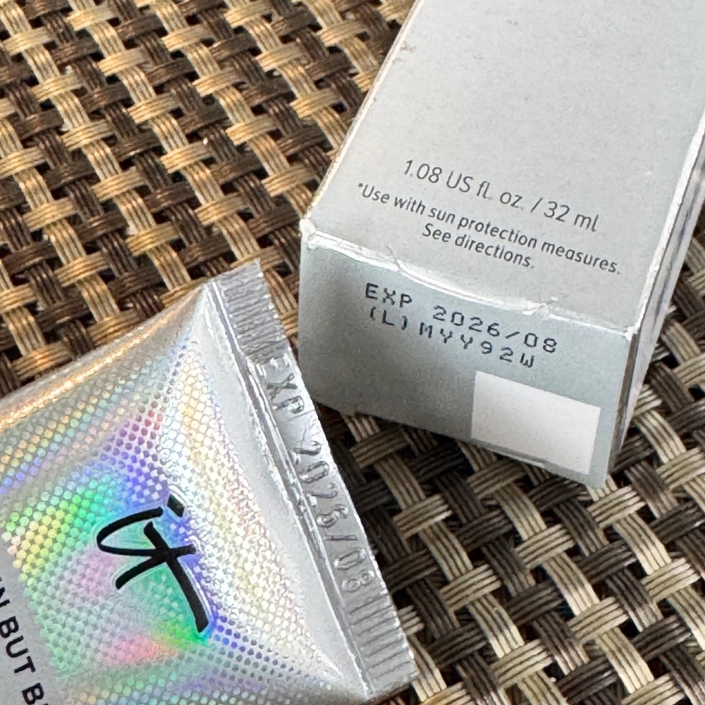 IT Cosmetics CC+ Cream SPF 50+ in Tan Cool - Picture 4 of 5